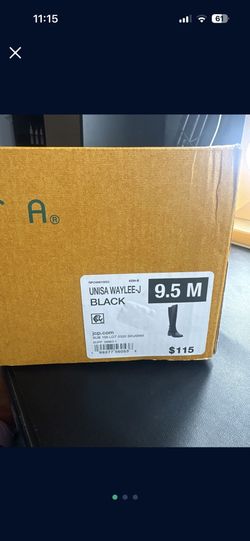 Women’s Boots Size 9.5 Calf Stretch