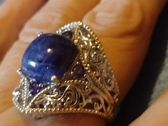 Vintage Style Filigree Silver With Lapis Lazuli Solitaire.