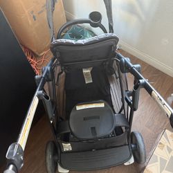 Graco Double Stroller - Missing Newborn Seat.