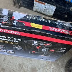 Drill & Flashlight Kit 