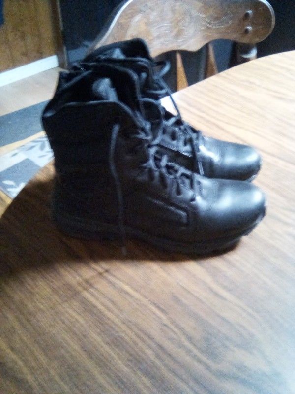 Ladies Sketchers Boots