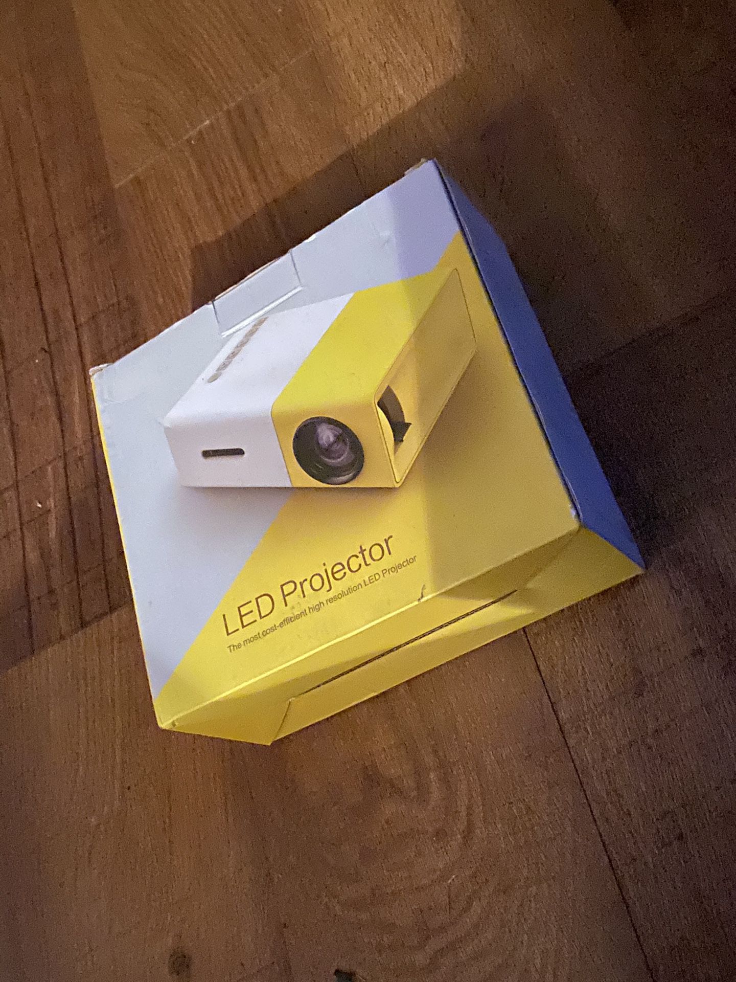 LED projector new in box