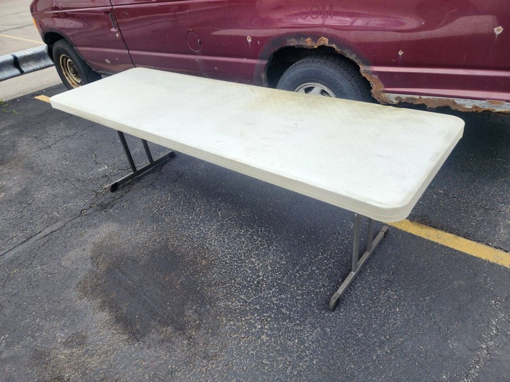 8 Ft Plastic Folding Table