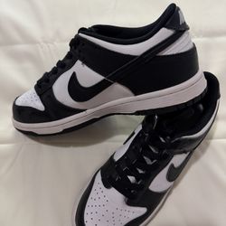 Nike Woman’s Dunk Low shoes in white and black size 7 
