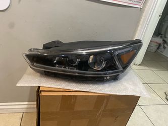 2017-2019 Kia cadenza left headlight