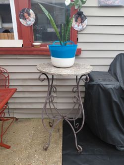 Round Granite Top Iron Plant Stand