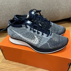Nike Flyknit Racer 