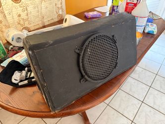 Speaker box