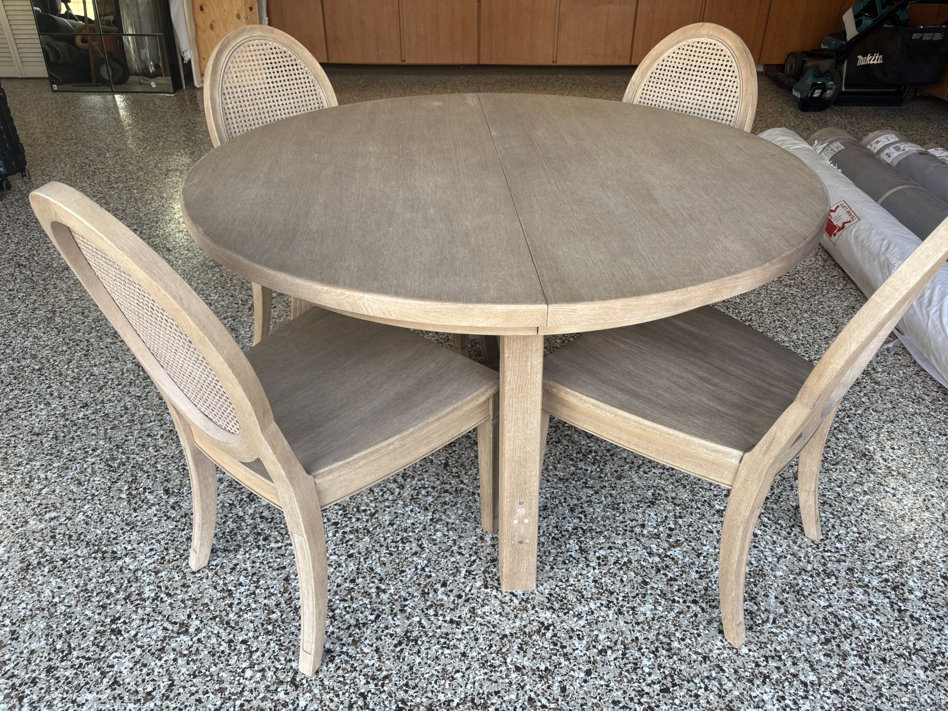 64” Pottery Barn Round With Leaf Toscana Extension Pedestal Table ...