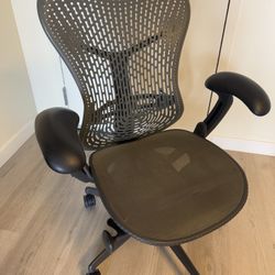 Herman Miller Mirra 2 Desk Chair