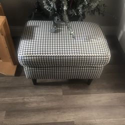 Black And Whit Plaid Ottoman 