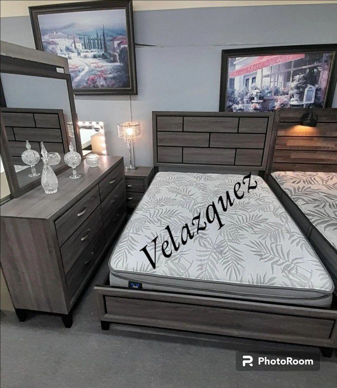 ✅️✅️ 4 Pc Akerson Queen Bedroom Set  (Mattress not included)✅️