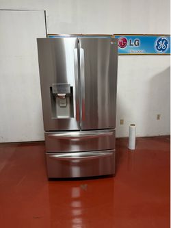 LG 4-door refrigerator, French style, standard depth, ice and water dispenser, double freezer, stainless steel. Dimensions: 35 3/4" (W) x 36 1/4" (D) 
