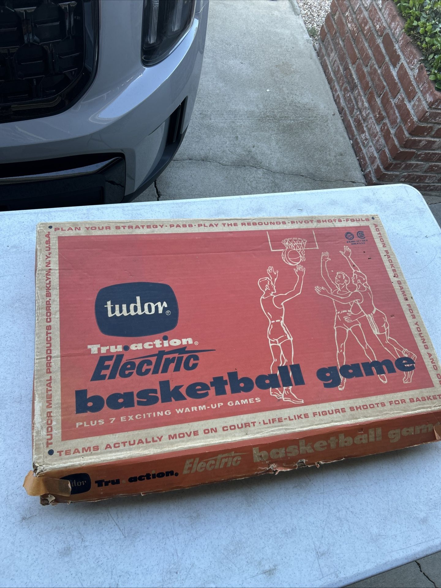Vintage Tudor Electronic Basketball Game