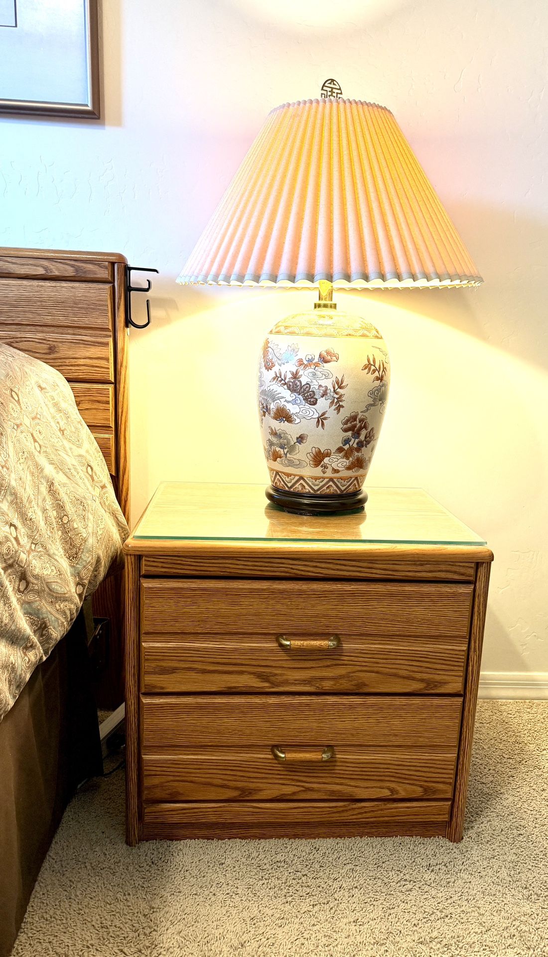 Beautiful Queen Bedroom Set-Looks New