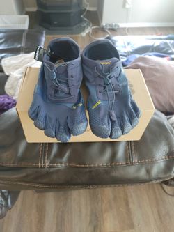 Brand New Vibram Fivefingers Trainers