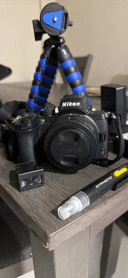 Nikon Z 50 Mirrorless Camera Content Creator Bundle - Fast Local Pick Up