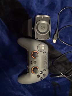 Elgato Facecam and scuf gaming envision pro pc controller