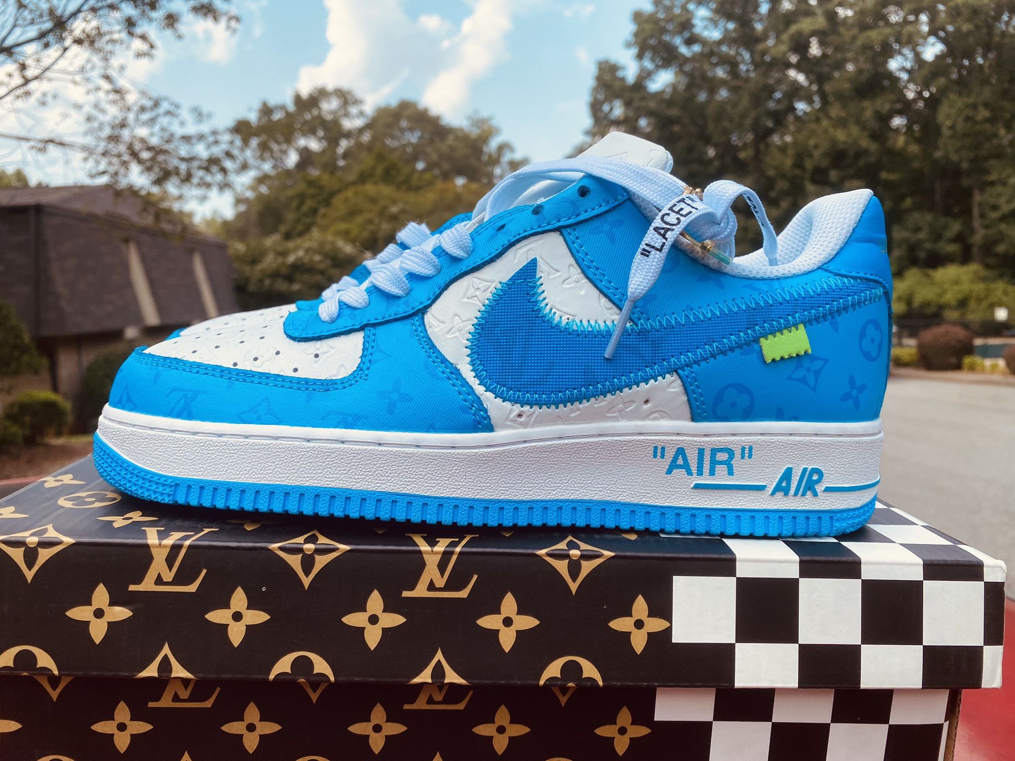 Nike Air Force One LV
