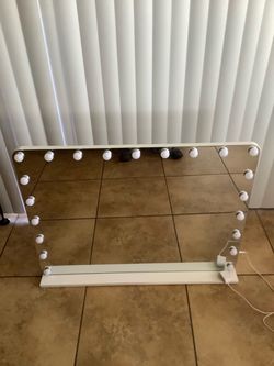 Vanity mirror