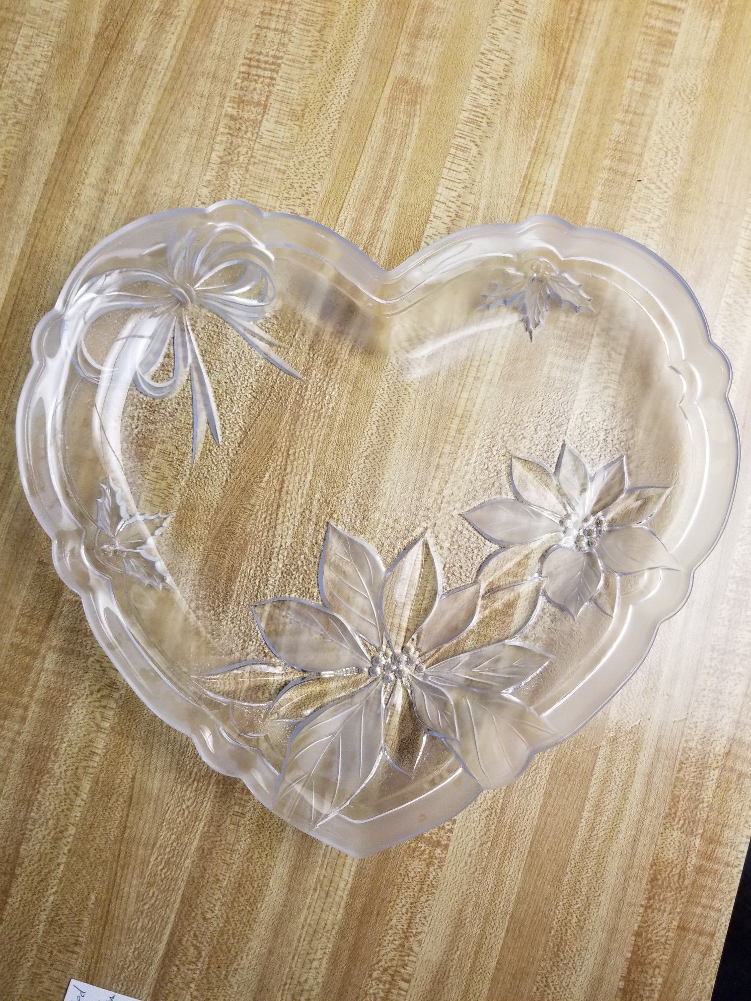 Vintage Mikasa Holiday Savoir Vivre Frosted Glass Heart Serving Platter Dish