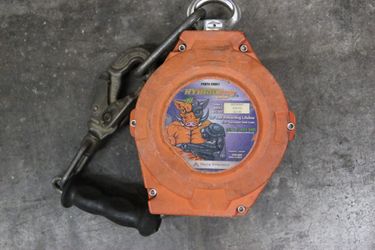 Malta Dynamics Hybridhogs 30' Self Retracting Lifeline