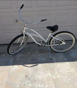 Electra Modern Series Beach Cruiser 26" Bicycle