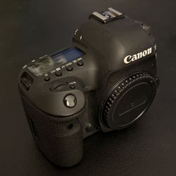 Canon EOS 5D Mark IV Camera Body