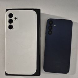 Android Samsung  Cellphone w/ Covers (in Excellent Condition )