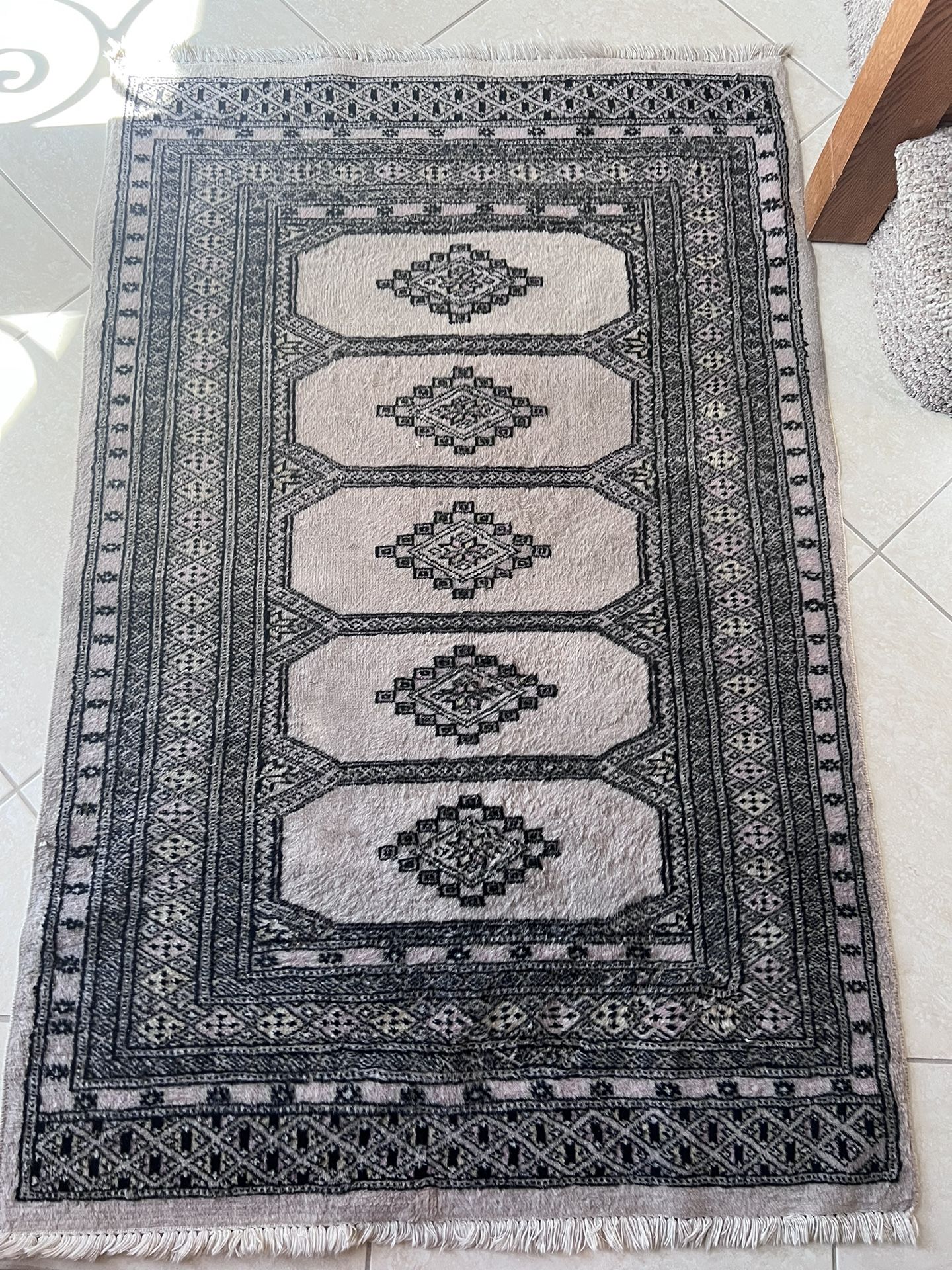 Authentic Oriental Rug 3 x 4.6