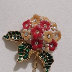 Brooch 