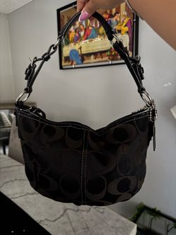 coach monogram shoulder bag