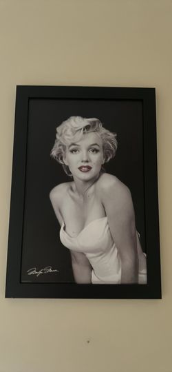 Marilyn Monroe poster with frame