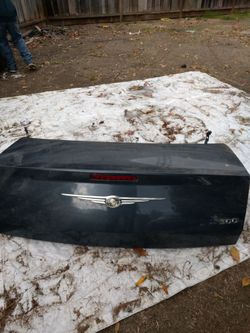 Chysler 300 trunk