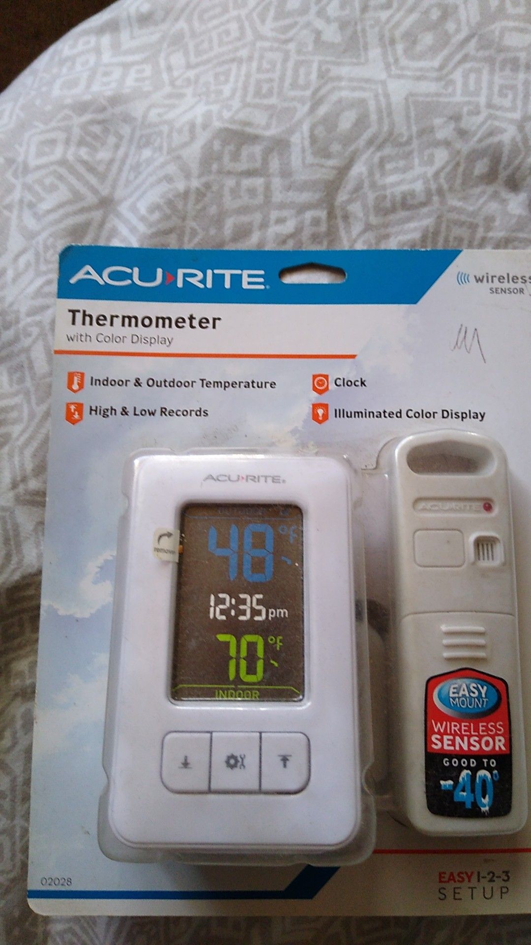 Color display thermometer