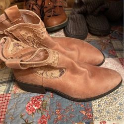 Boots Size10 