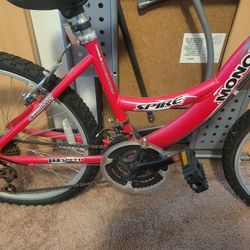 Mongoose spire 24 girl's hot sale bike