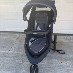 Graco Jogging Stroller – 3 Wheel – Good Condition