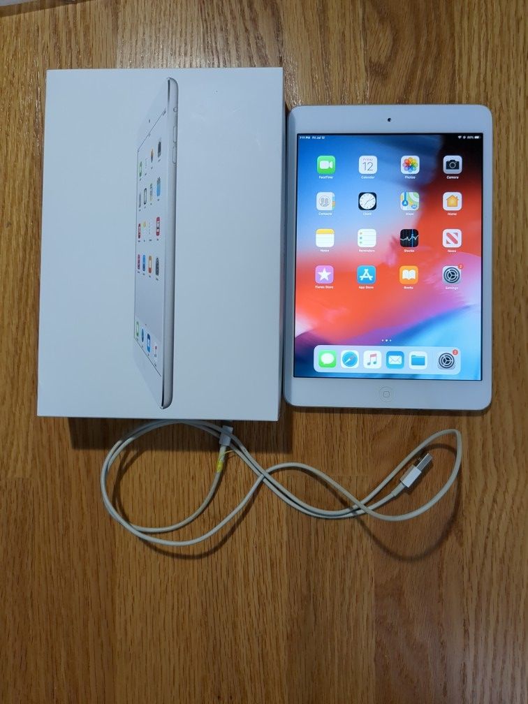 Apple iPad Mini 2 with Retina Display ME279LL/A 16GB Wi-Fi White SilveR