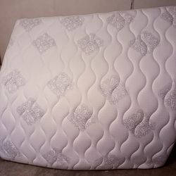 I sell a used King size mattress $250