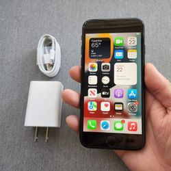 iPhone 7 - UNLOCKED - Like New