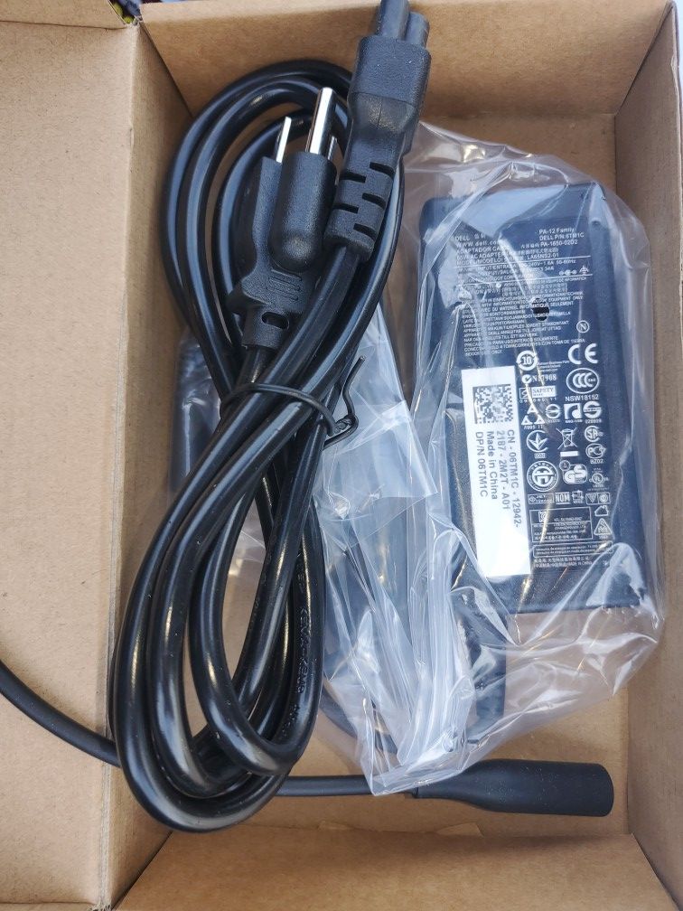 Dell Laptop Charger LA65NS2-01