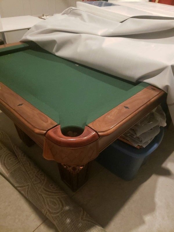 7ft Pool Table Lowering Price!!!!!