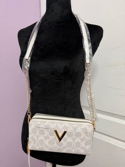 Cross body double zipper