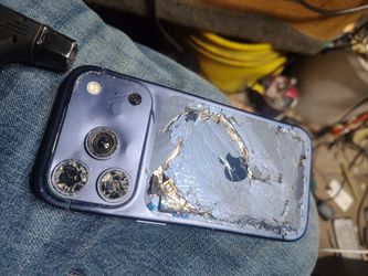 Apple iPhone 17 proBroken for Parts