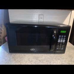 Oster Digital Microwave 