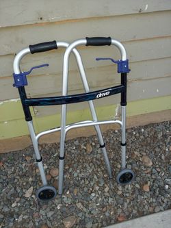 Adult Walker With 5 Wheels (Item #10226G) / Caminadora