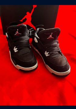 AIR JORDAN 4 RETRO SE (BLACK) SIZE 7 Y