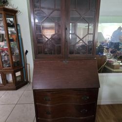 Antique Vintage Mahogany Secretary's Desk Hutch And Drawers Has Key