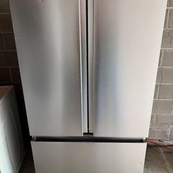 Refrigerator 💥 Refrigerador 